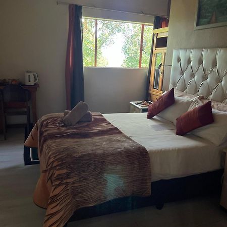 Guest Lodge On The Edge สตอร์มริเวอร์ ภายนอก รูปภาพ