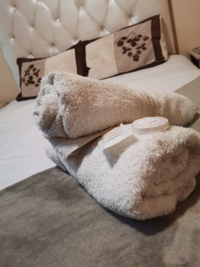 Guest Lodge On The Edge สตอร์มริเวอร์ ภายนอก รูปภาพ