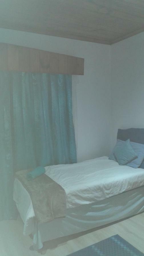 Guest Lodge On The Edge สตอร์มริเวอร์ ภายนอก รูปภาพ